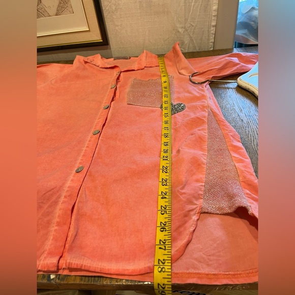 ANGELA MARA – CORAL SHIRT WITH GLITTER HEART size M - Picture 6 of 7